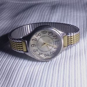 Vintage Watch Timex Viewpoint Two-Tone Stainless Steel Expansion Band Watch
